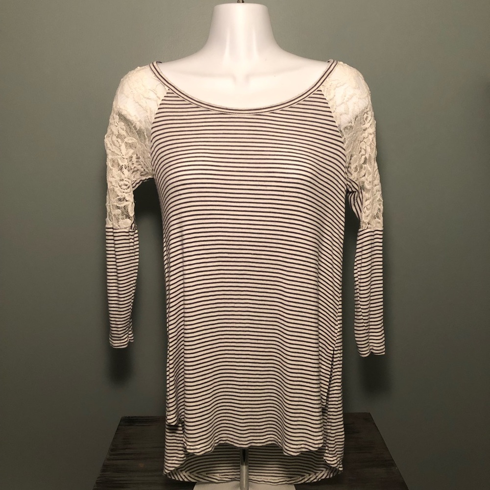 Arizona Jean Co. Striped Top Blouse Lace Sleeves